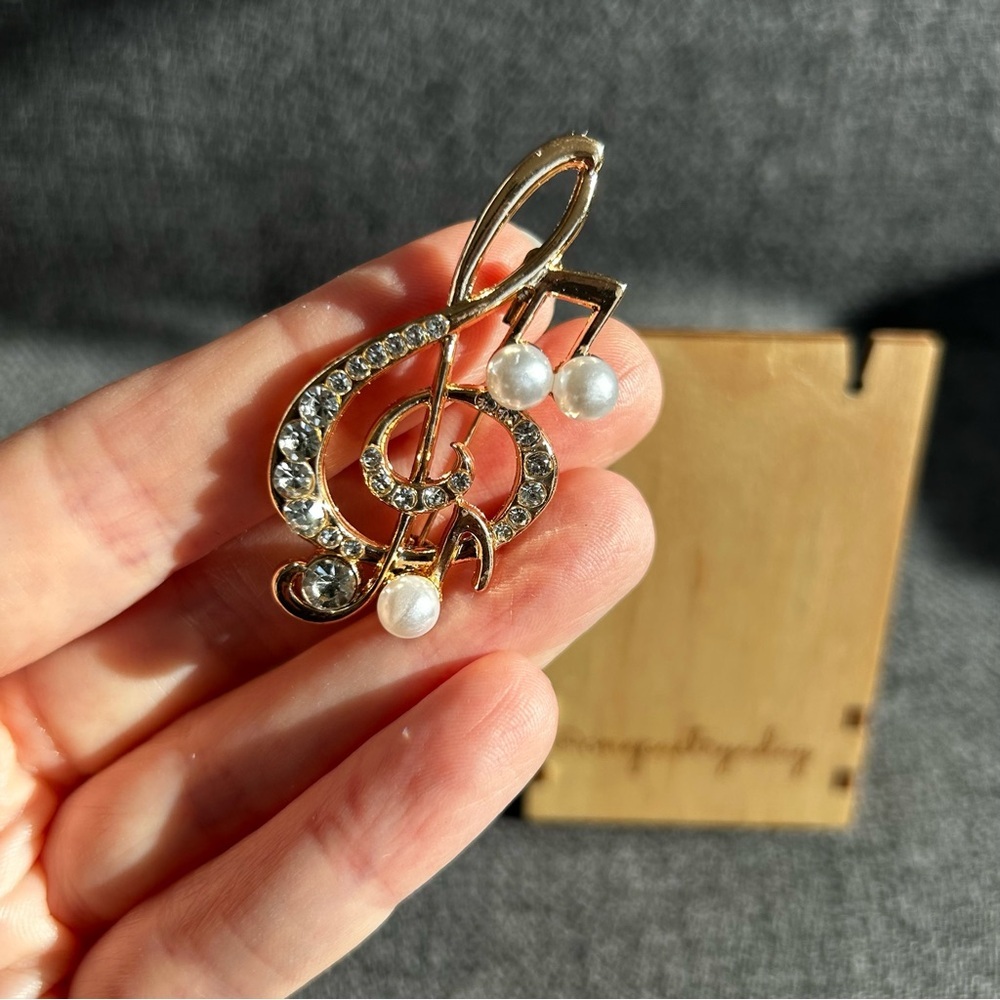 Sparkly Treble Clef + Music Note Fashion Rhinestone, Pearl Brooch Pin, Gold - Picture 13 of 17